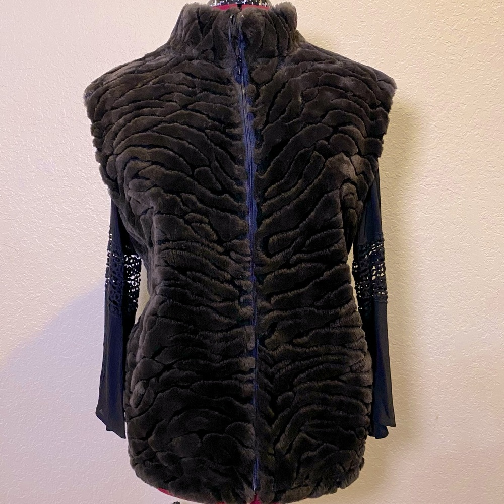 STARFIRE | Brown Fur Vest with Zebra Pattern L 🦓🤎✨